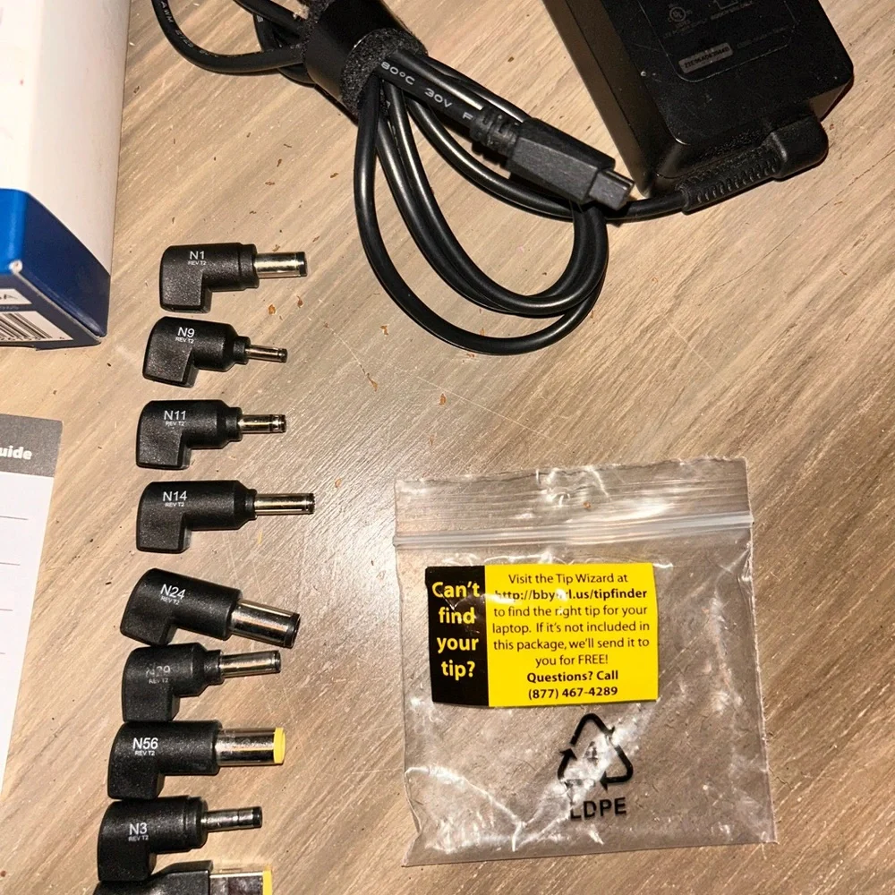 Insignia Universal Laptop Charger